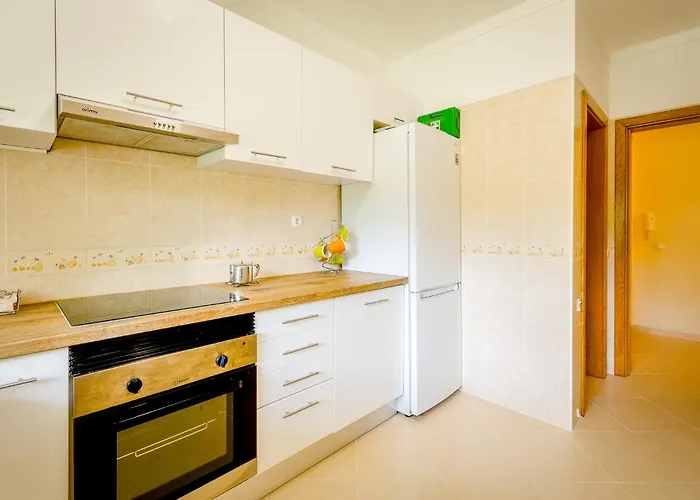 Ground Floor 2 Bed With Private Garden On Oasis Parque At38 *