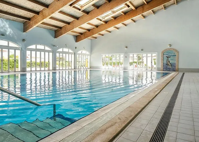 Ground Floor 2 Bed With Private Garden On Oasis Parque At38