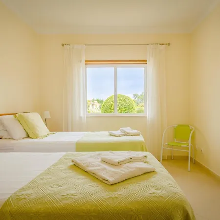 Ground Floor 2 Bed With Private Garden On Oasis Parque At38 Apartman *