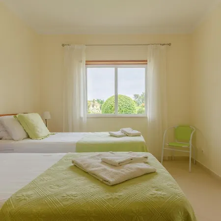 Ground Floor 2 Bed With Private Garden On Oasis Parque At38 * Portimão
