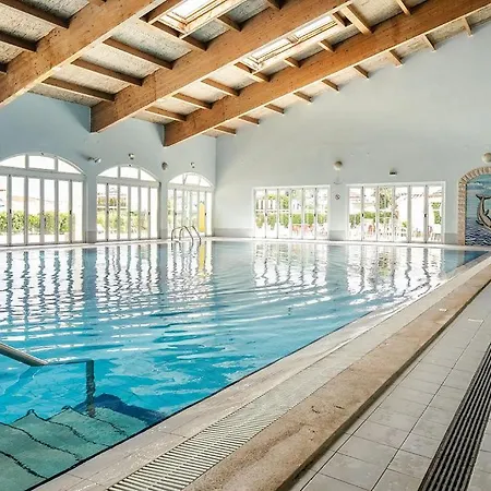 Ground Floor 2 Bed With Private Garden On Oasis Parque At38